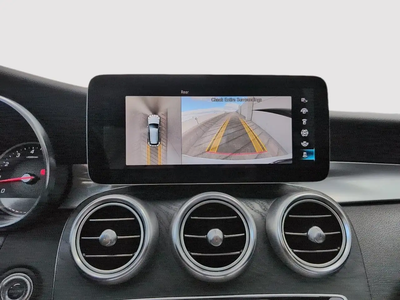 Mercedes-Benz GLC снимка Mercedes-Benz GLC