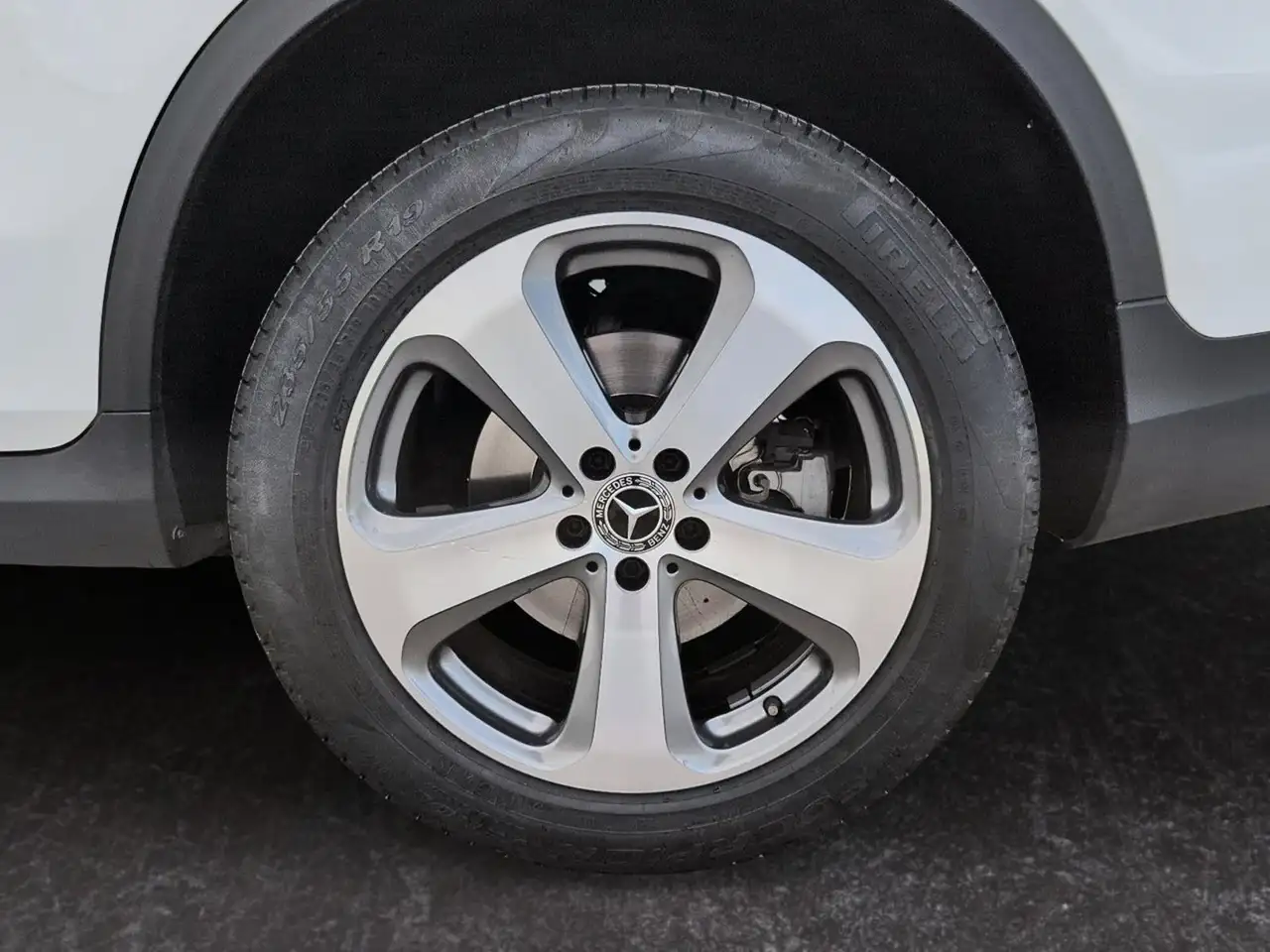 Mercedes-Benz GLC снимка Mercedes-Benz GLC
