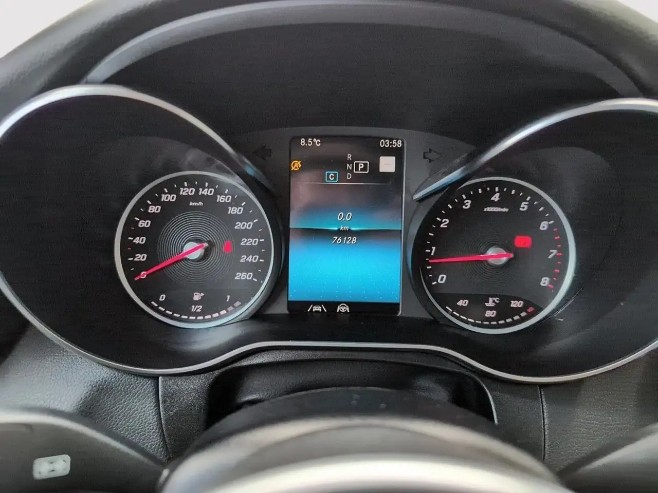 Mercedes-Benz GLC снимка Mercedes-Benz GLC