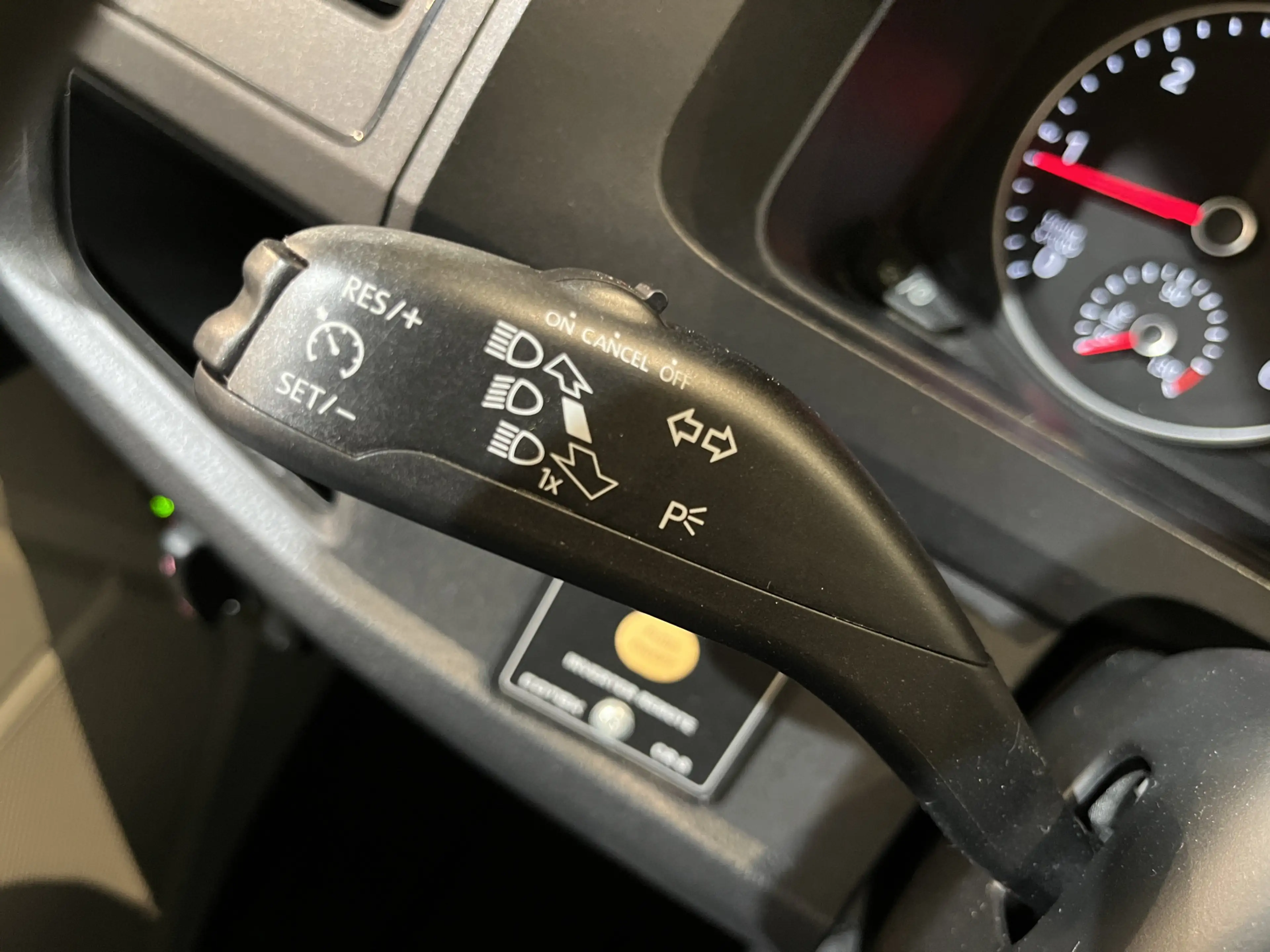 Volkswagen T6.1 Transporter 2.0 TDI L2H1 30 4Motion 150 PK / Servicebus / Sort — photo 13