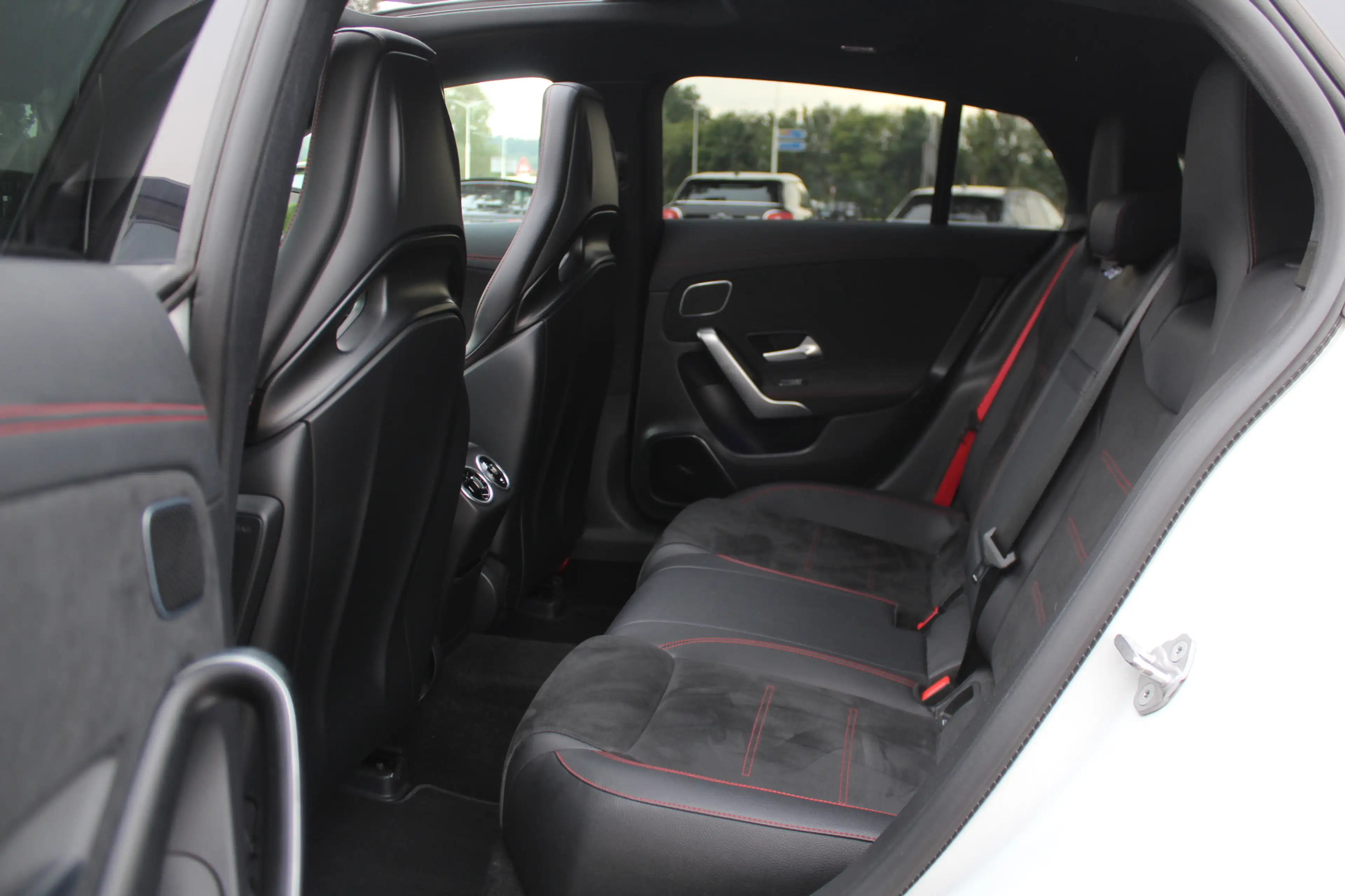 Mercedes-Benz CLA 45 AMG Shooting Brake S 4MATIC+ Premium Plus 52.438 km! / — photo 11