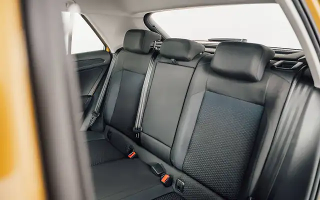 Volkswagen T-Roc view 8
