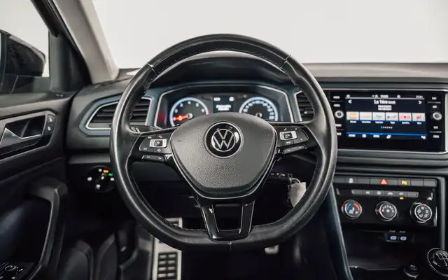 Volkswagen T-Roc view 16