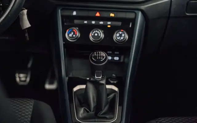 Volkswagen T-Roc view 19