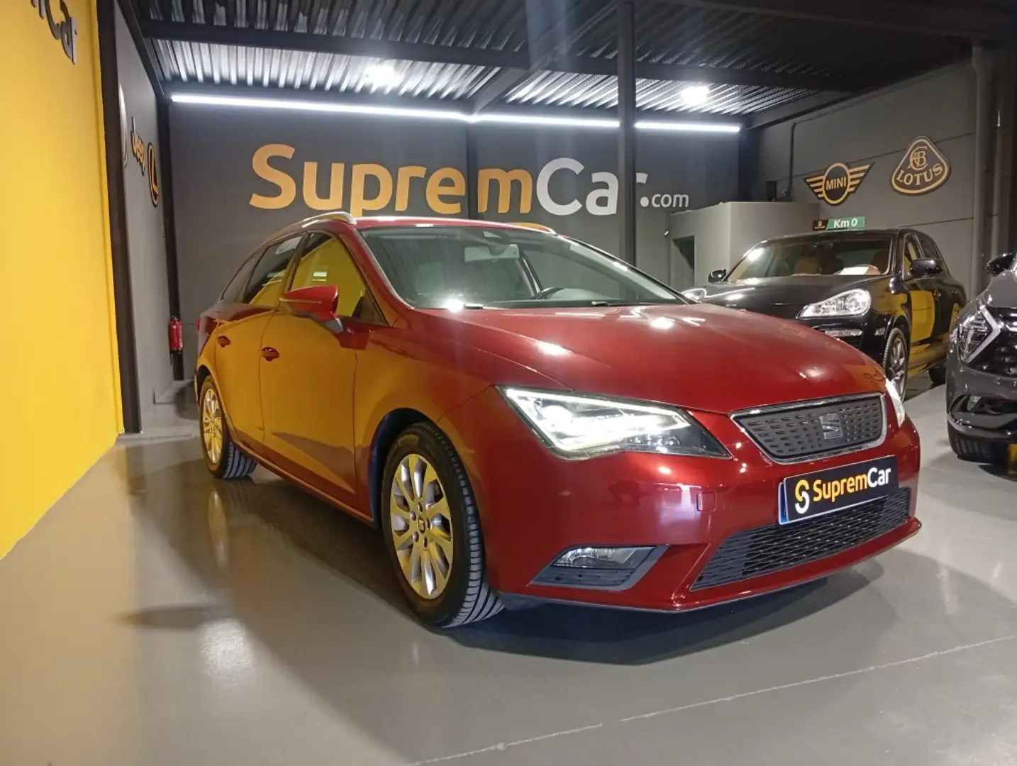 SEAT Leon ST 1.6TDI CR S&S Style 110 Фіолетовий - 2