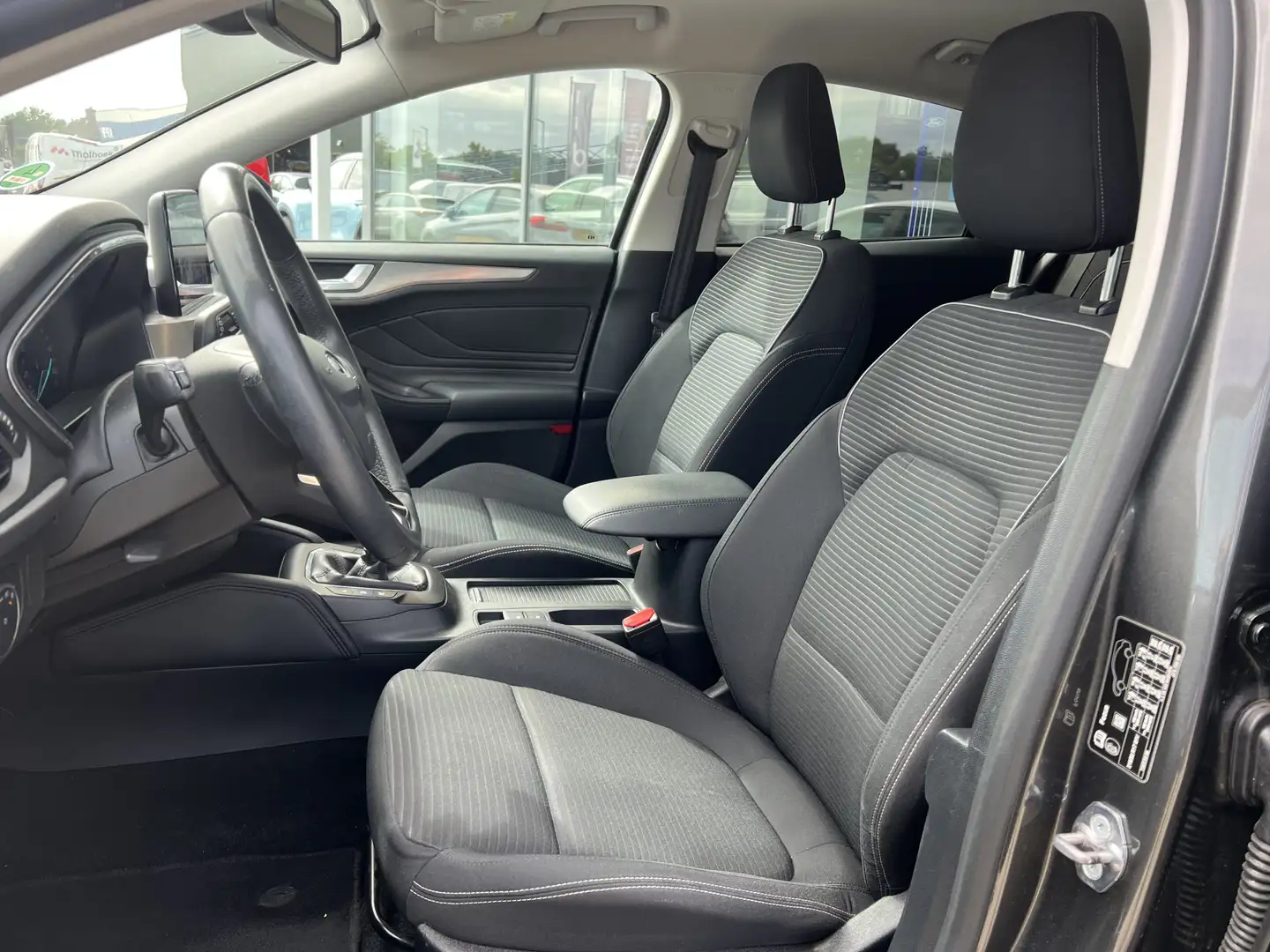 Ford Focus 1.0 EcoBoost Titanium | Full LED | Adaptive Cruise Grijs - 2