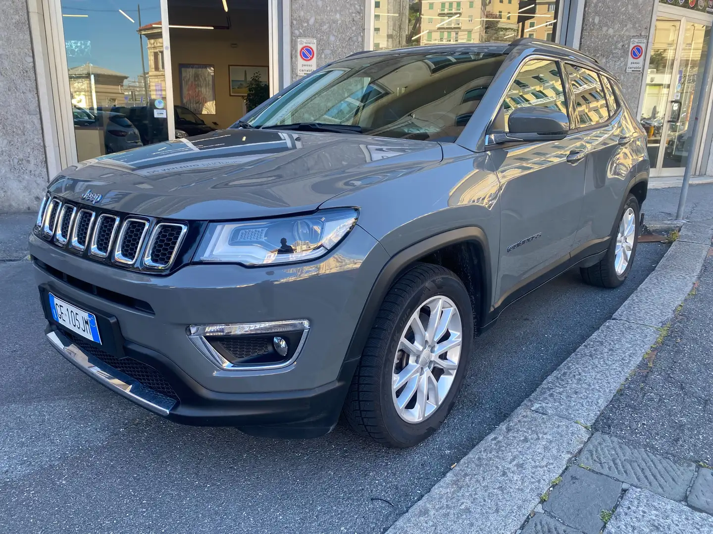 Jeep Compass Compass 1.3 turbo t4 phev Limited 4xe at6 Grigio - 1