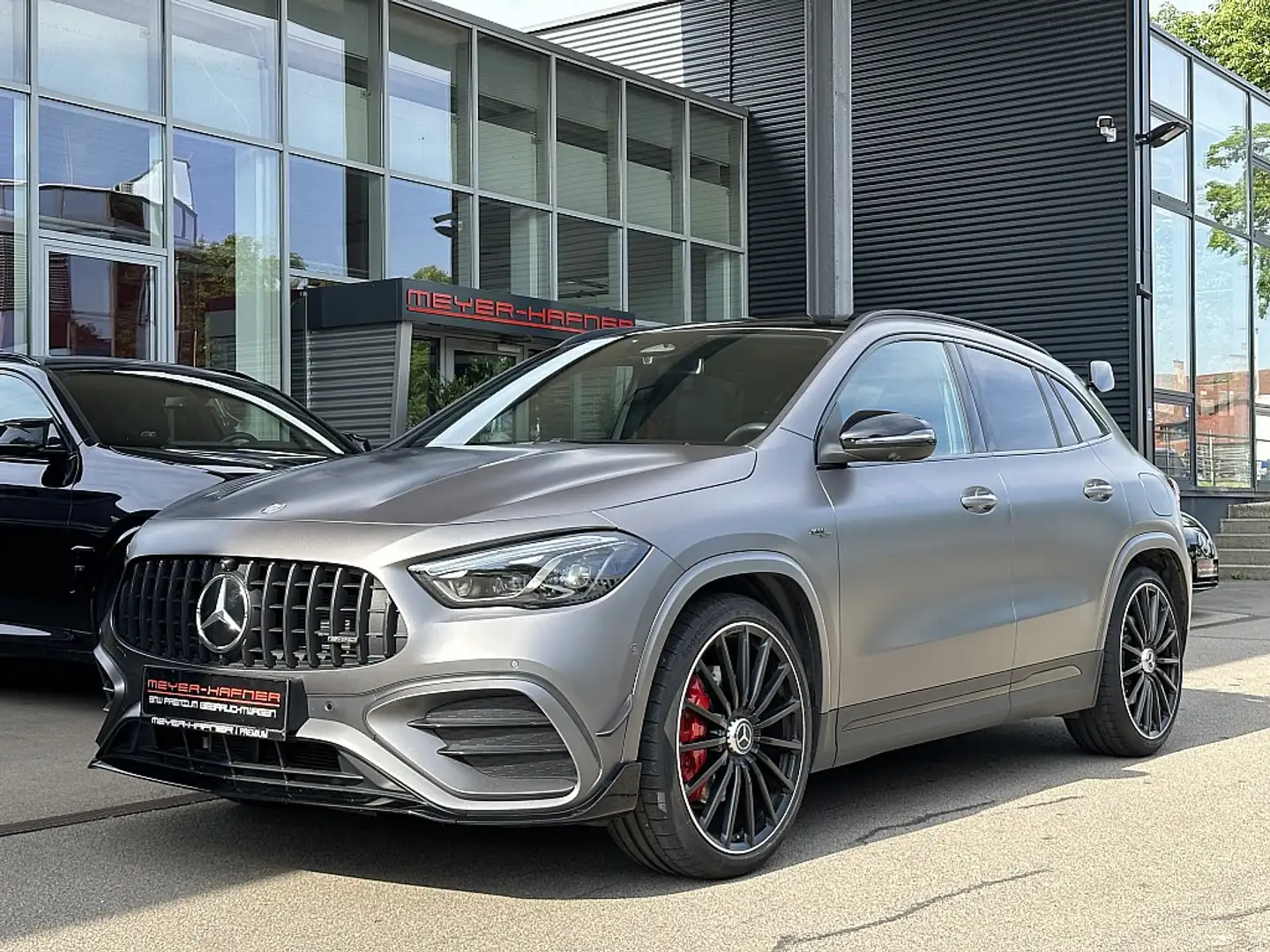 Mercedes-Benz GLA 35 AMG 4matic Aut. Grau - 2