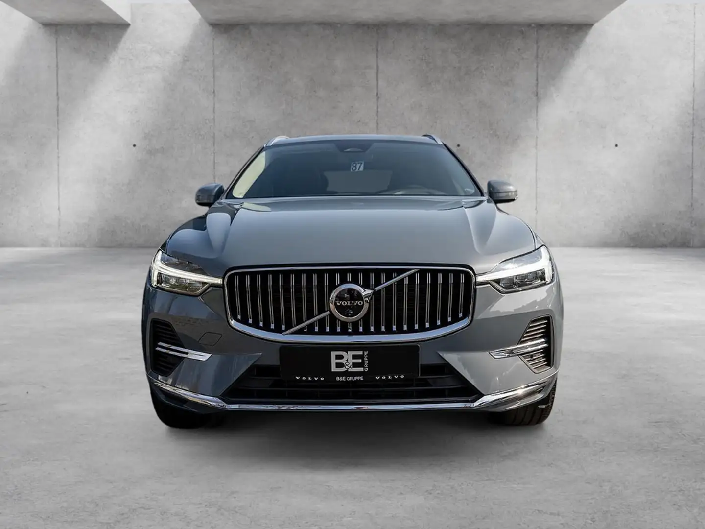 Volvo XC60 T8 Plus Bright Recharge AWD PANO 360° Grijs - 2