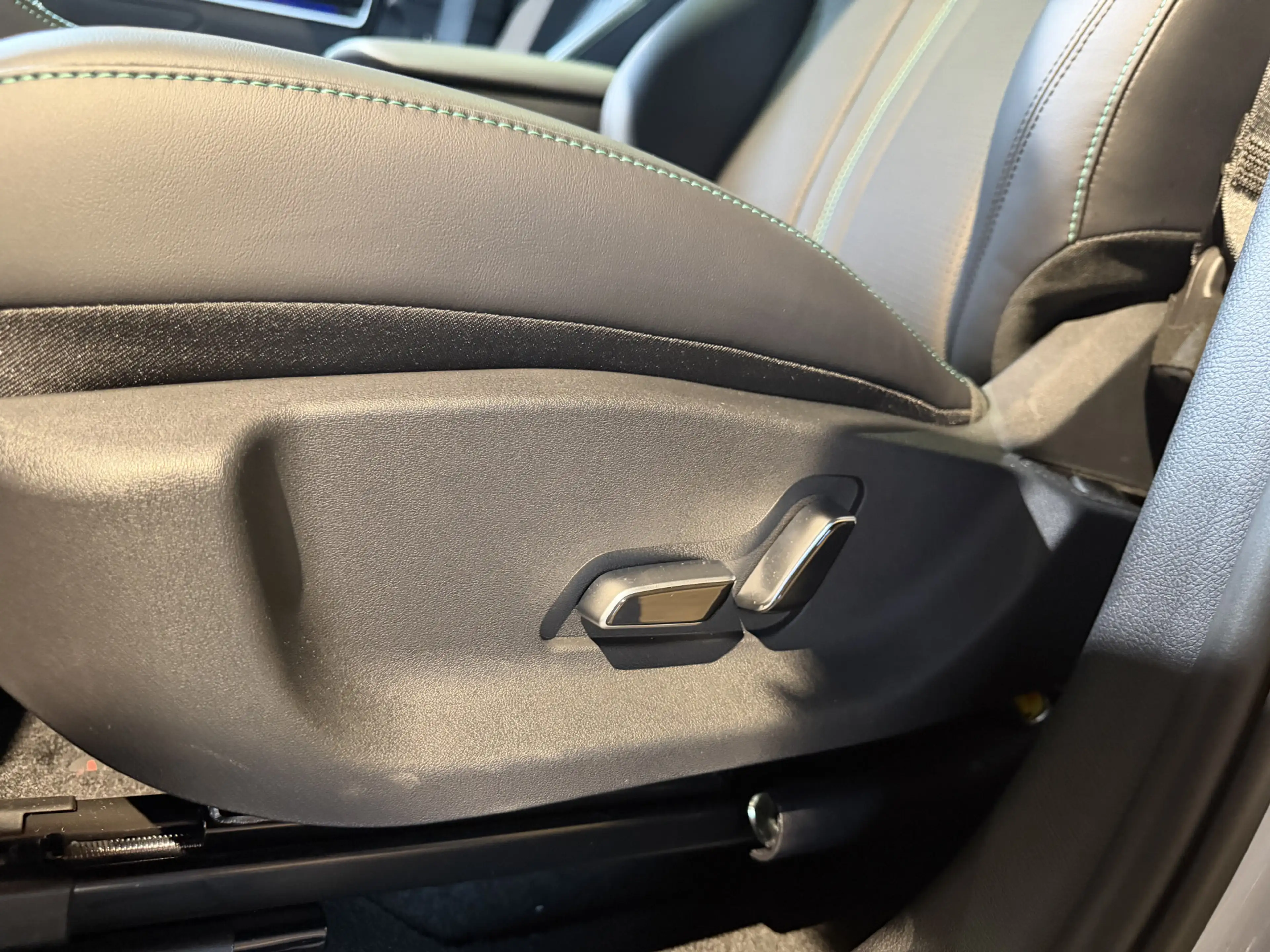 BYD Seal U 1.5 T DM-i AWD Design BLACK EDITION | 324pk | pano — photo 10