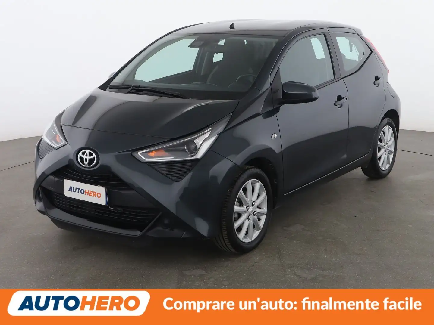 Toyota Aygo 1.0-VVT-i X-Play Gris - 1