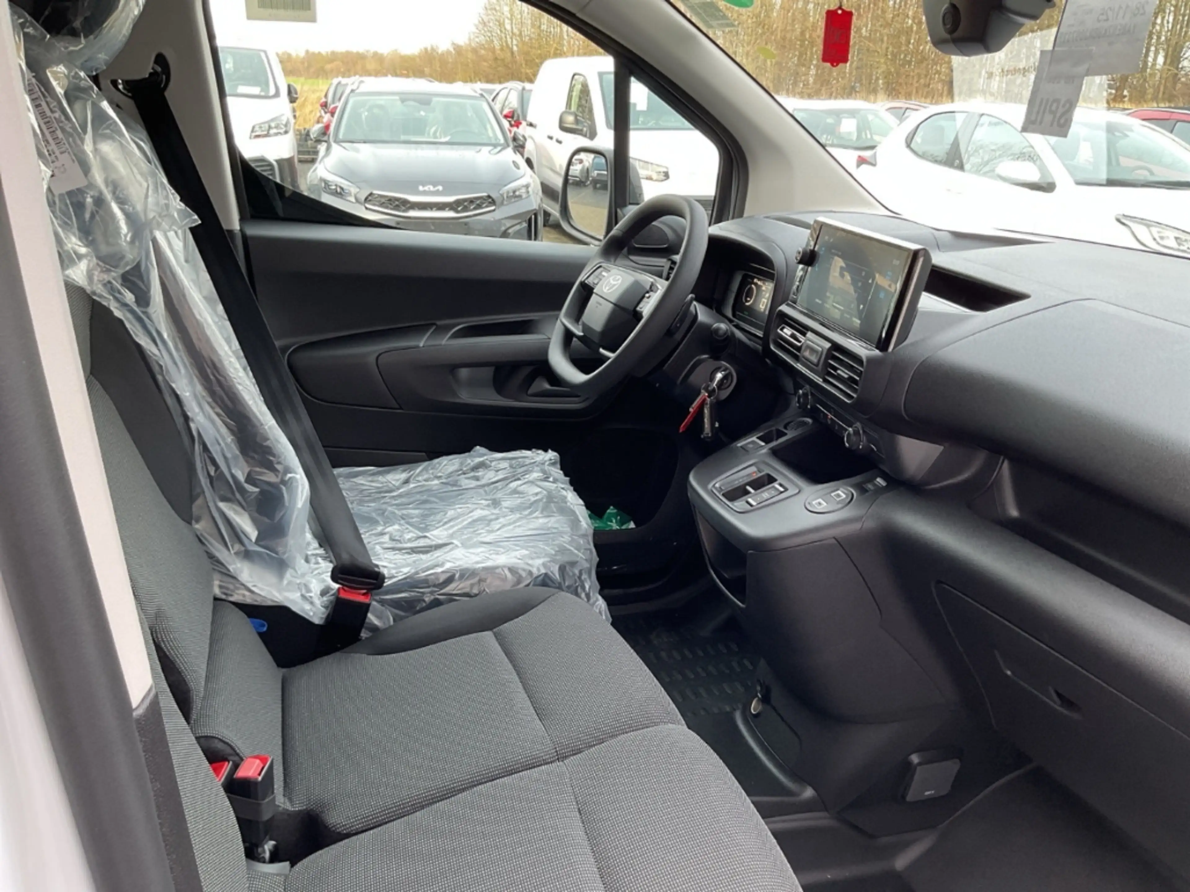 Toyota Proace City L1 Electric Meister LED Apple CarPlay Android Auto — photo 11