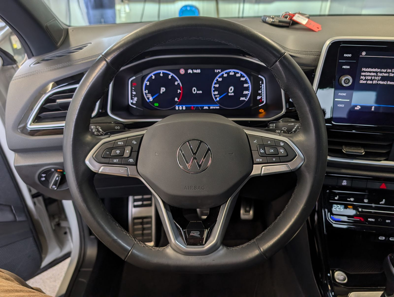 Volkswagen T-Roc 1.5 TSI DSG R-Line LED ACC RFK SHZ IQ DRIVE APP — photo 19