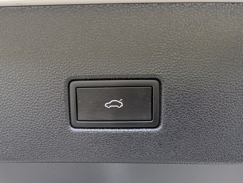 Volkswagen T-Roc 1.5 TSI DSG R-Line LED ACC RFK SHZ IQ DRIVE APP — photo 16
