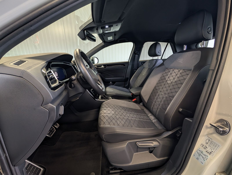 Volkswagen T-Roc 1.5 TSI DSG R-Line LED ACC RFK SHZ IQ DRIVE APP — photo 10