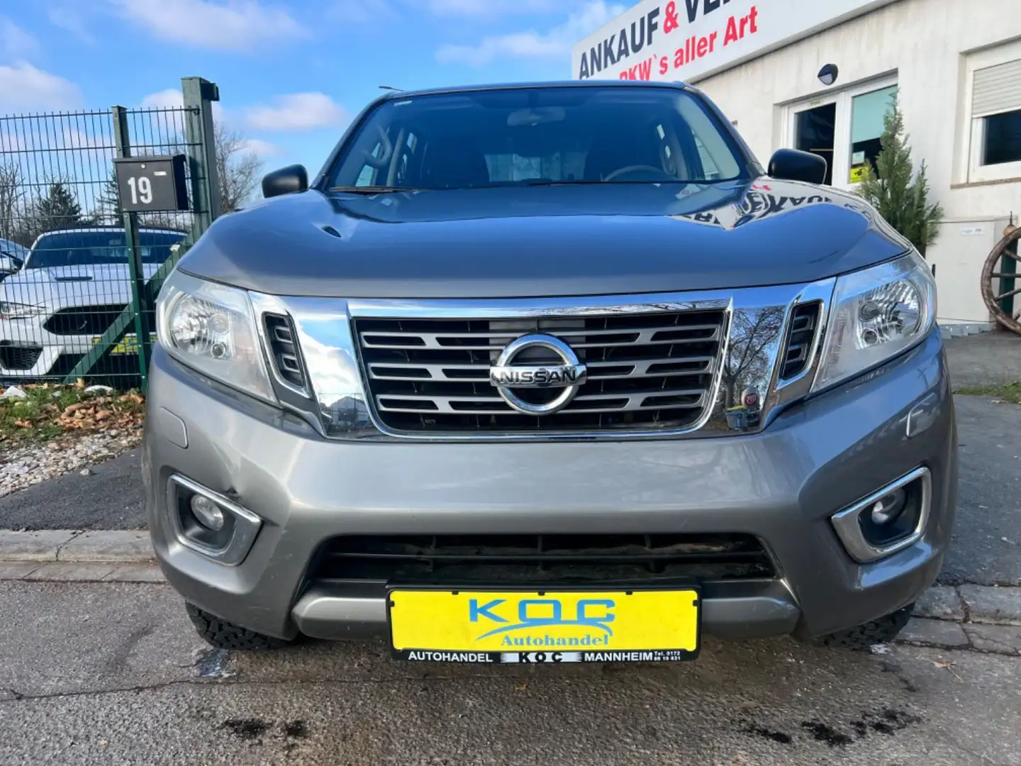 Nissan Navara NP300 Acenta Double Cab 4x4 / 1. Hand Szürke - 2