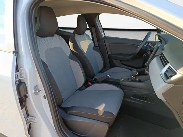 Renault Clio view 15