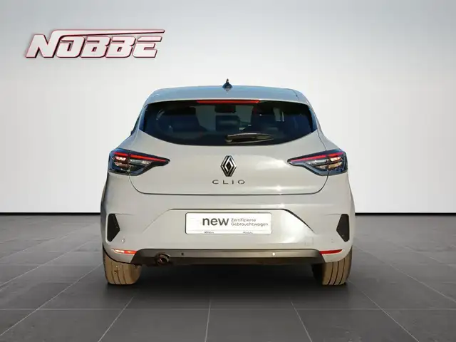 Renault Clio view 4
