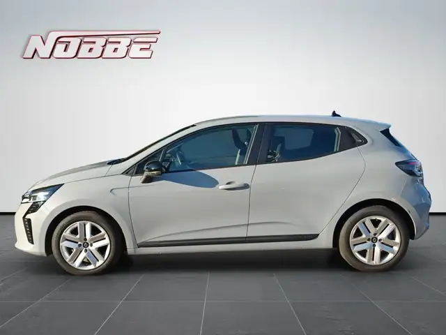 Renault Clio view 2