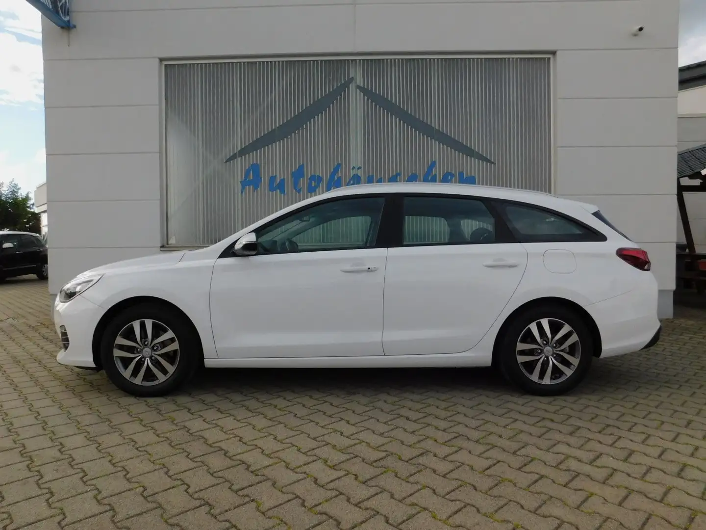 Hyundai i30 CW Trend Automatik/Navi/M+S/Kamera/ Blanco - 2