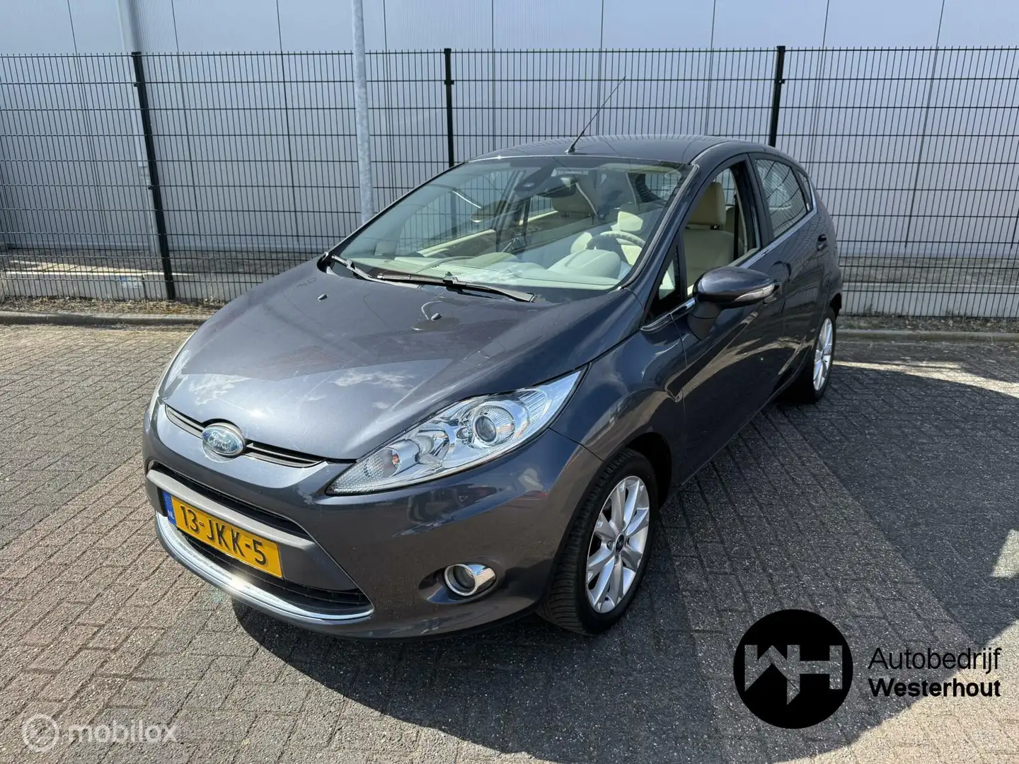 Ford Fiesta 1.25 Ghia Nieuwe APK Airco Cruise Control Grijs - 2