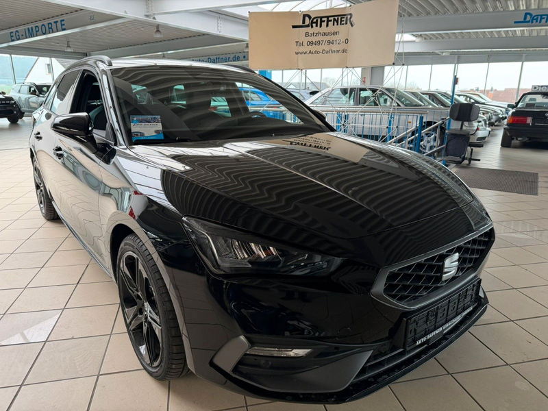 SEAT Leon 2.0 TDI 110kW FR Black Edition DSG SP — photo 2