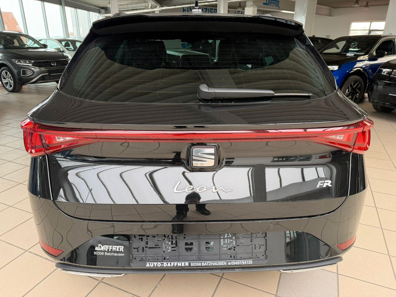 SEAT Leon 2.0 TDI 110kW FR Black Edition DSG SP — photo 12