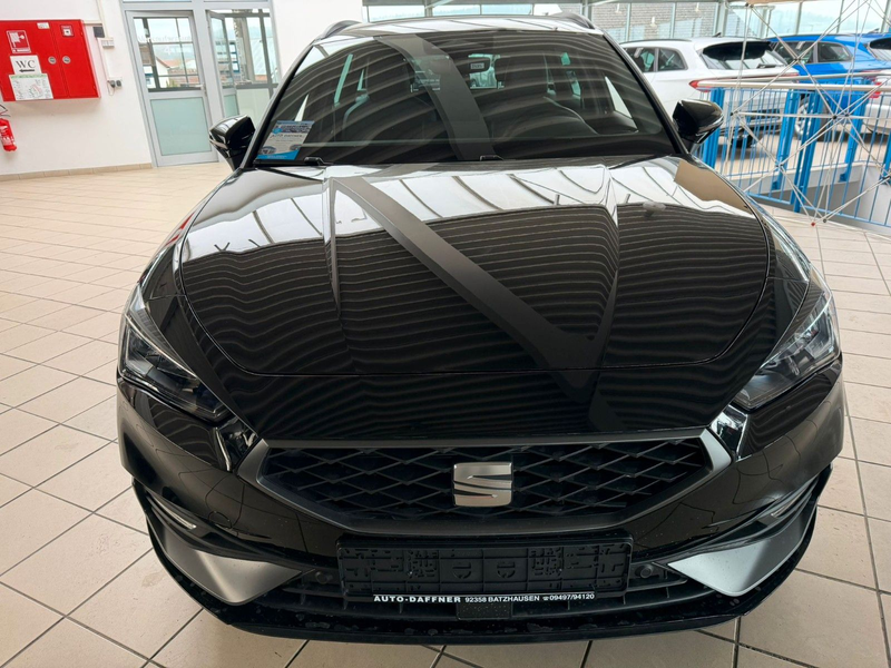 SEAT Leon 2.0 TDI 110kW FR Black Edition DSG SP — photo 6