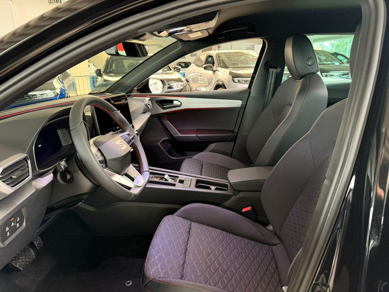 SEAT Leon 2.0 TDI 110kW FR Black Edition DSG SP — photo 20