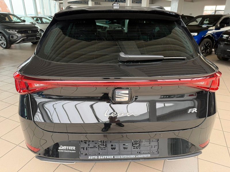 SEAT Leon 2.0 TDI 110kW FR Black Edition DSG SP — photo 11