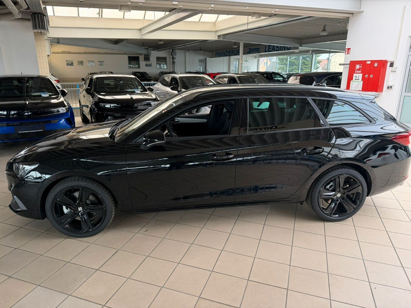 SEAT Leon 2.0 TDI 110kW FR Black Edition DSG SP — photo 8