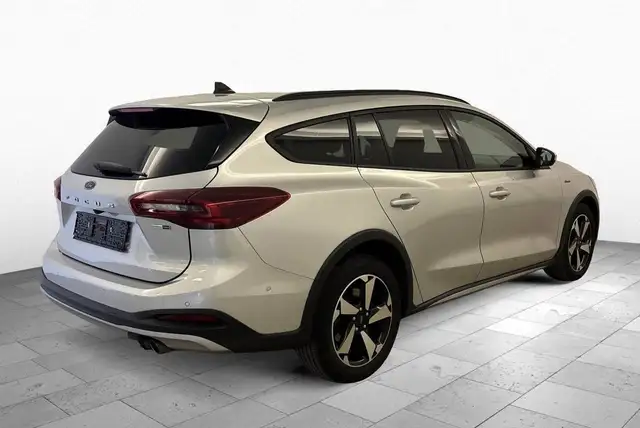 Ford Focus view 4