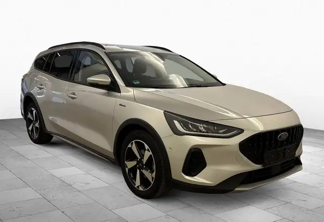 Ford Focus view 3