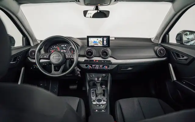 Audi Q2 view 13