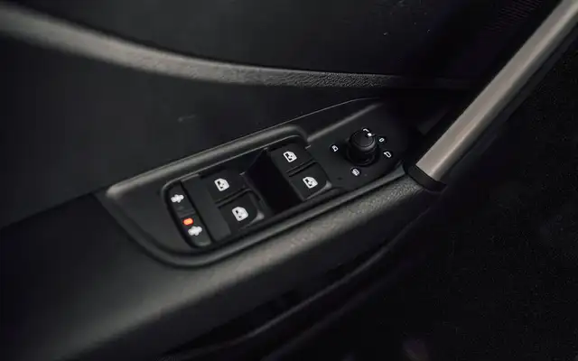 Audi Q2 view 11