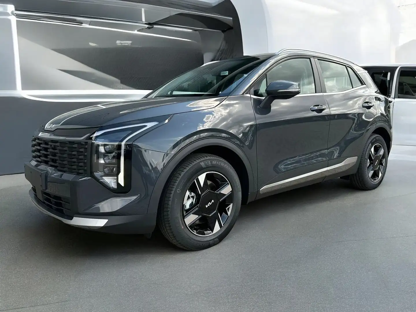 Kia Sportage Vision 1.6 T-GDi MHEV DCT FACELIFT MY2026 Grau - 1