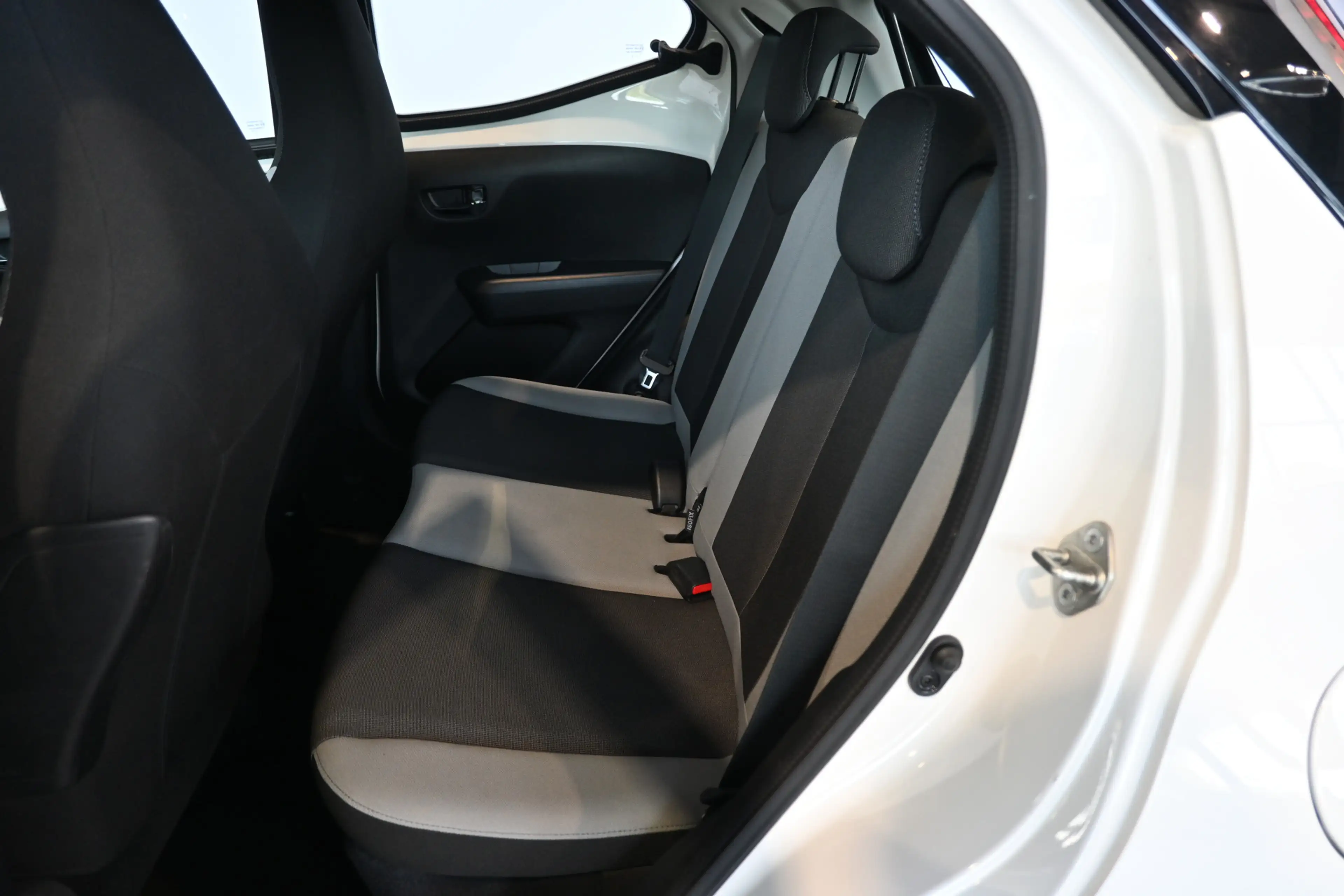 Toyota Aygo 1.0 VVT-i X-Sport Automaat Airco Camera Lichtmetaa — photo 7