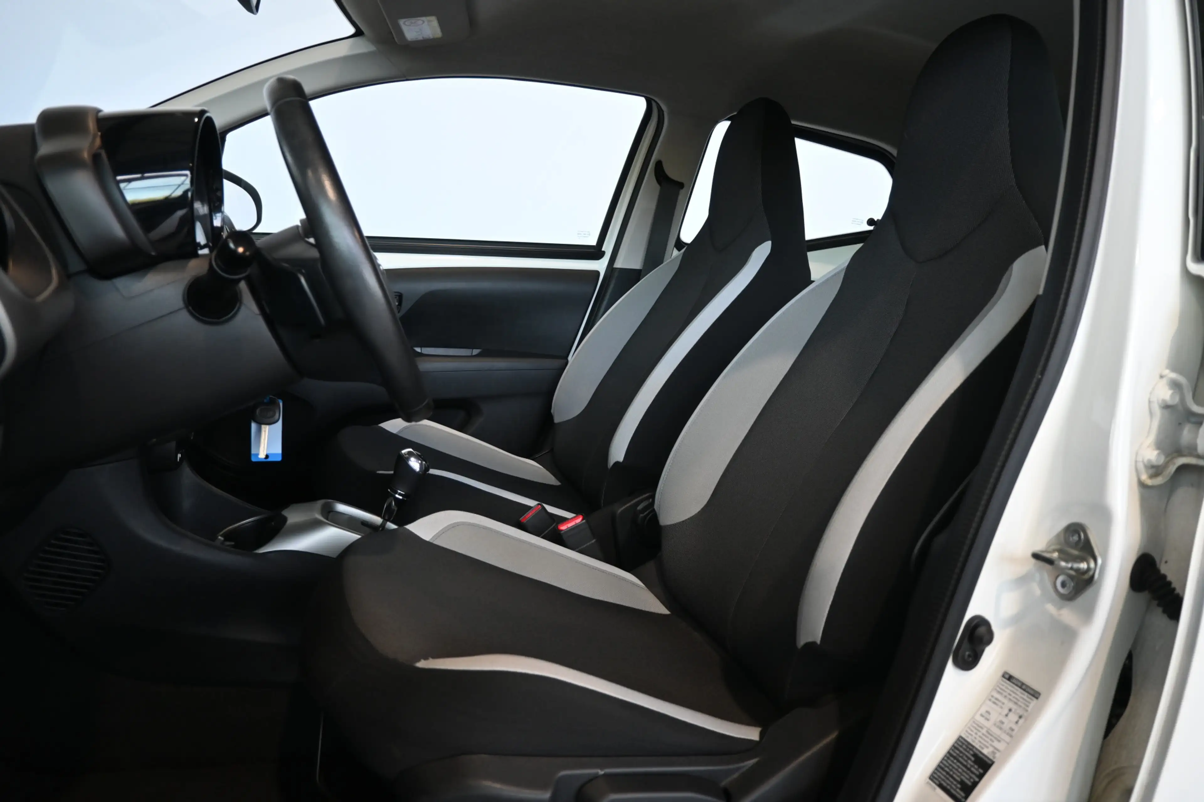 Toyota Aygo 1.0 VVT-i X-Sport Automaat Airco Camera Lichtmetaa — photo 6