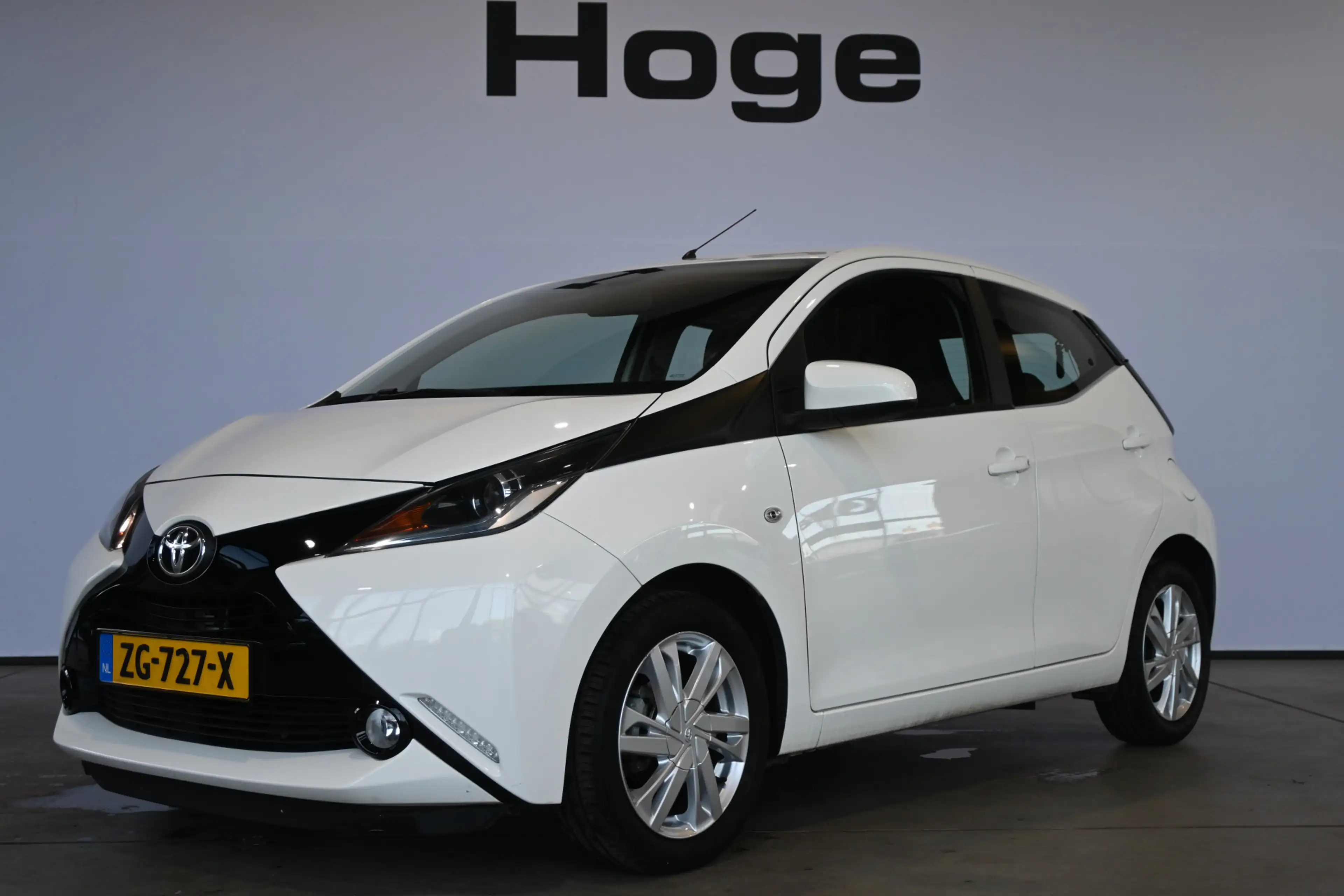 Toyota Aygo 1.0 VVT-i X-Sport Automaat Airco Camera Lichtmetaa — photo 4