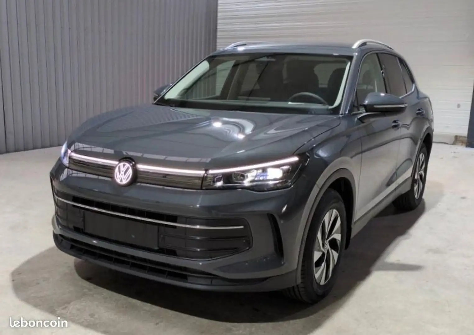 Volkswagen Tiguan 1.5 etsi 150 ch dsg7 life plus neuf 0km + pack hiver confort camera acc remise de 20 % Gris - 1