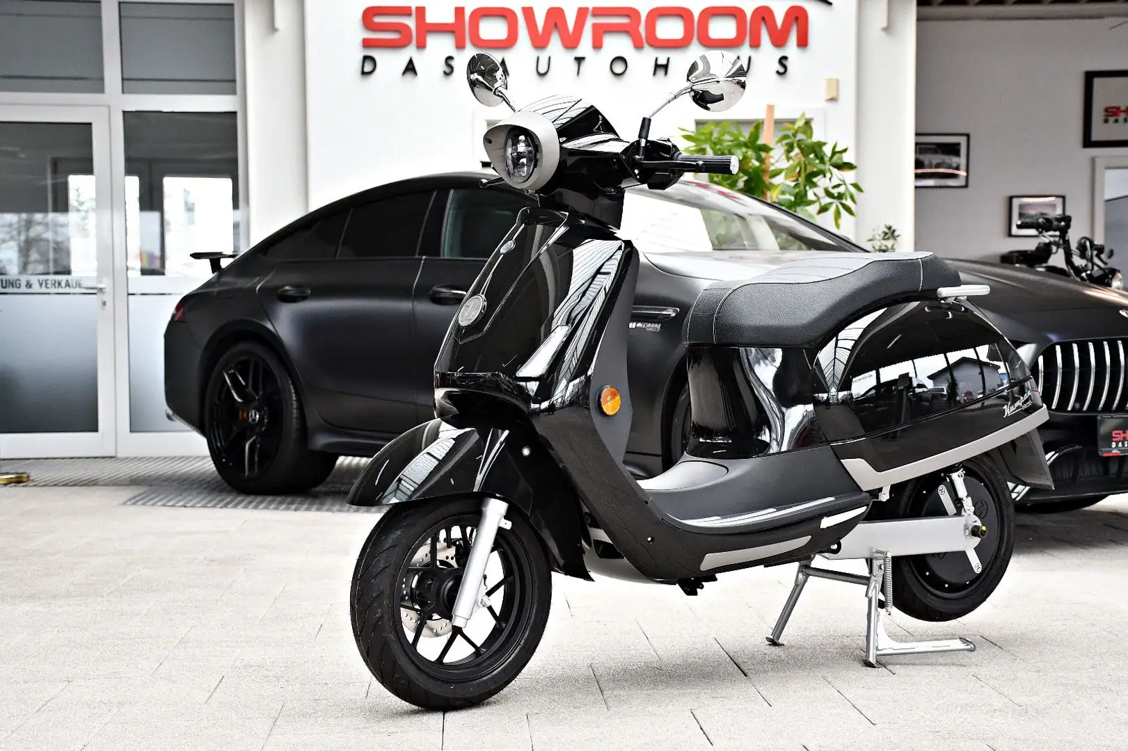 Kumpan Electric 54iconic L1e-B 45 km/h 3,8 kW Elektro-Roller Szürke - 1