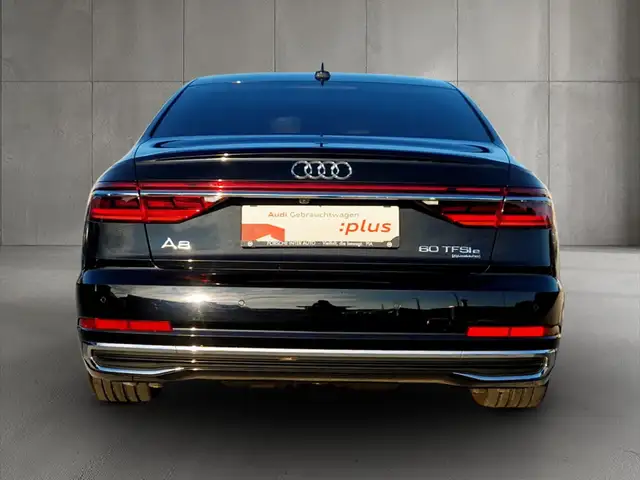 Audi A8 view 4