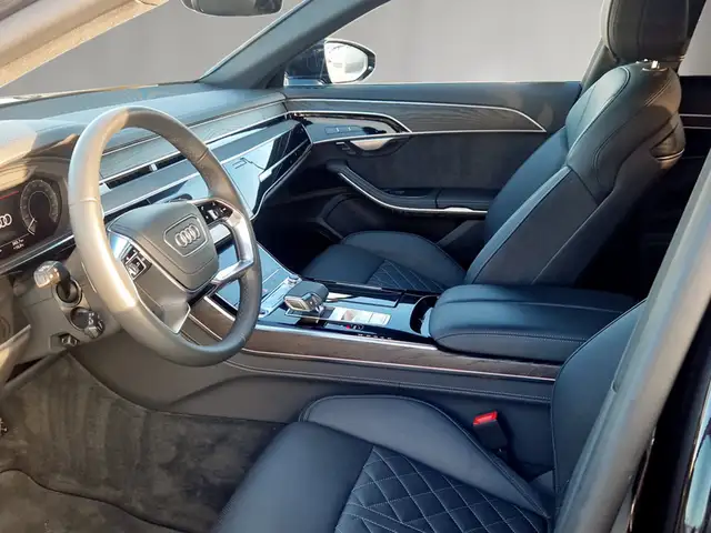 Audi A8 view 8