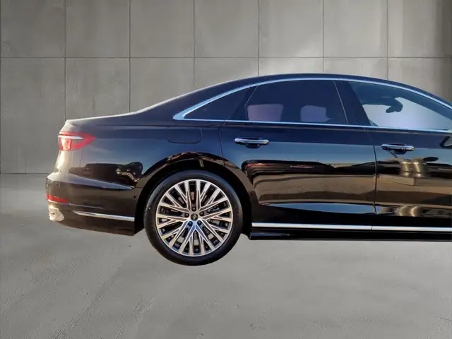 Audi A8 view 15