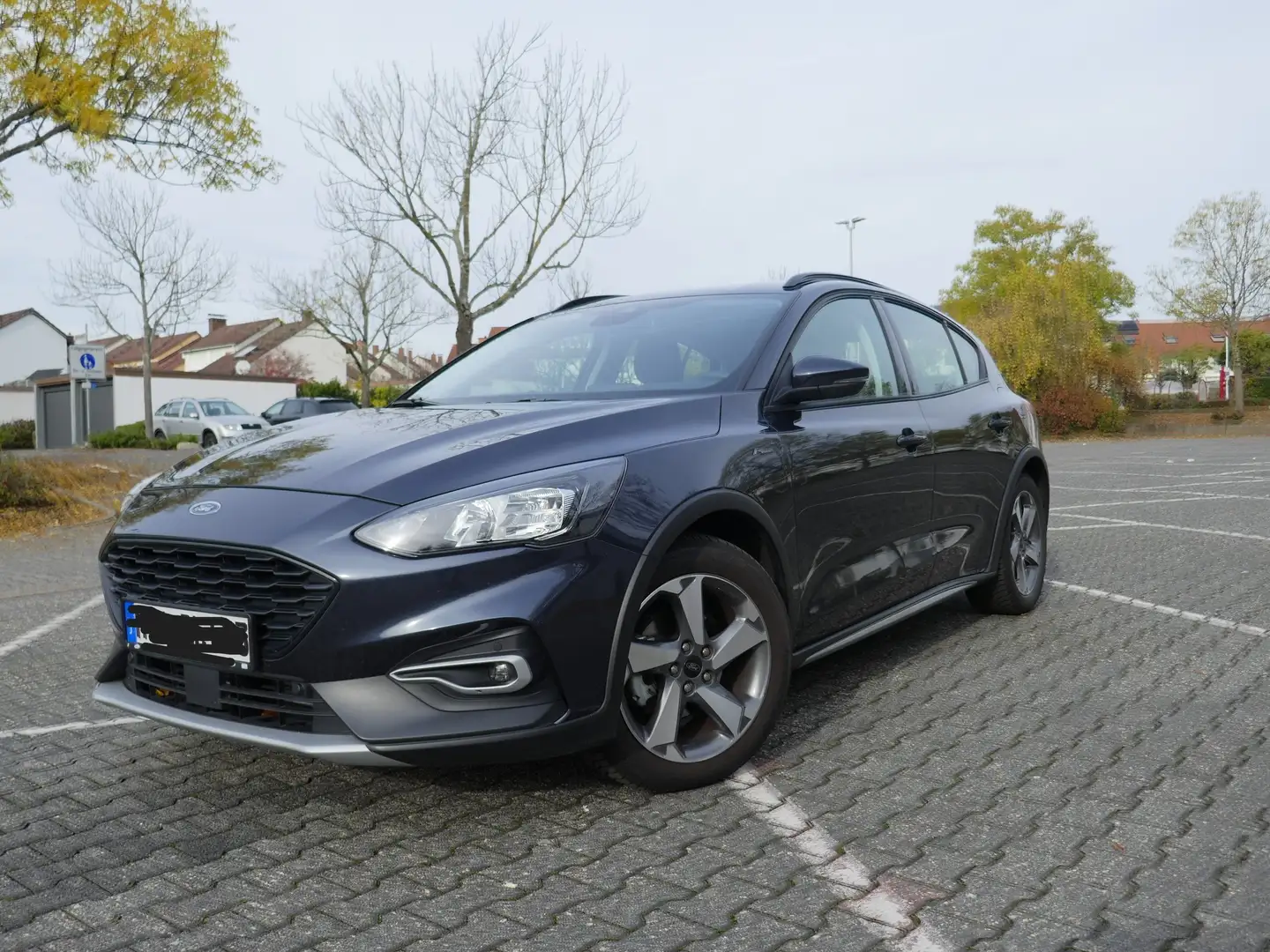 Ford Focus Sportlicher Crossover Ford Focus Active Blau - 2