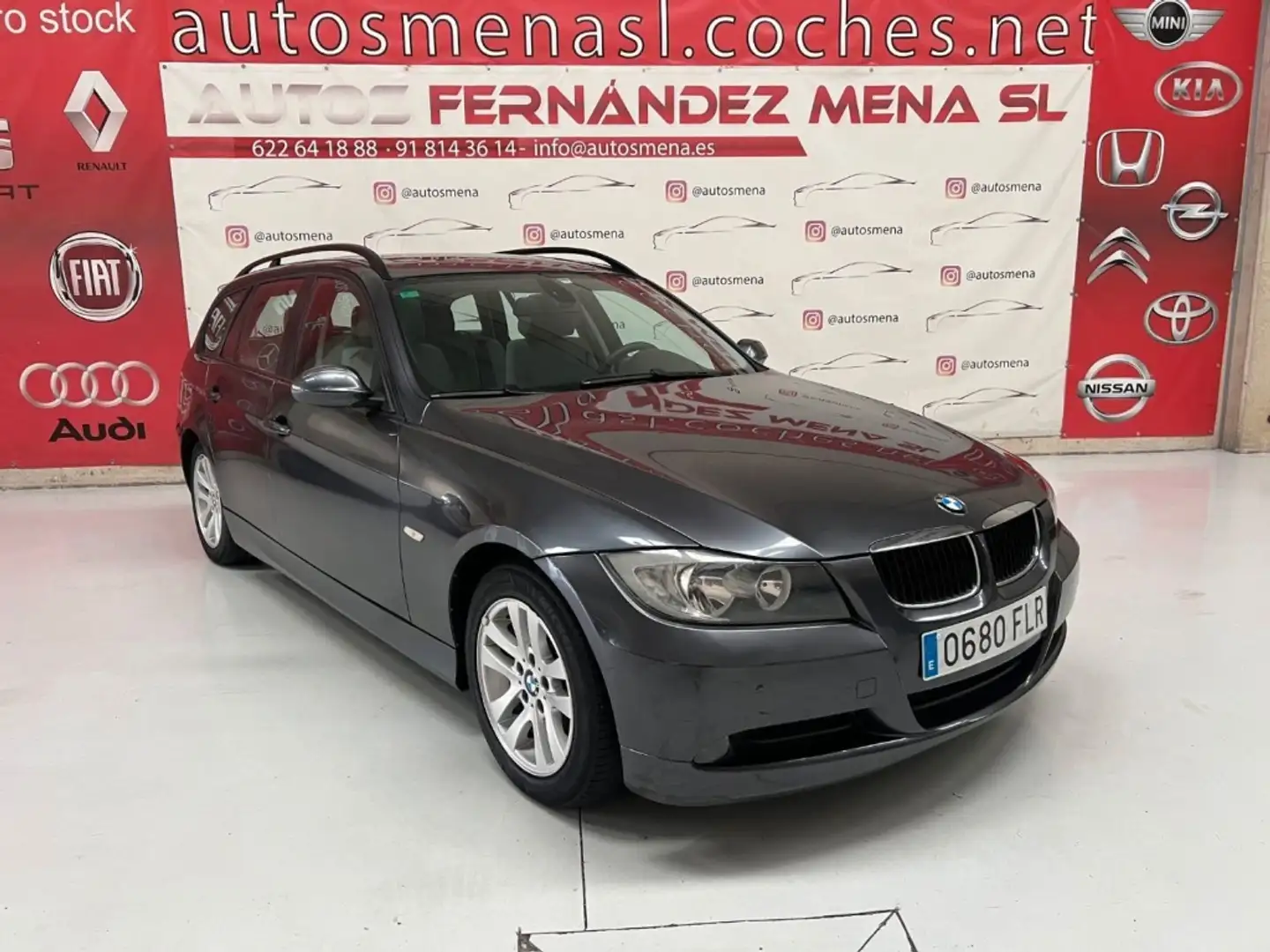 BMW 320 320d Touring - 1