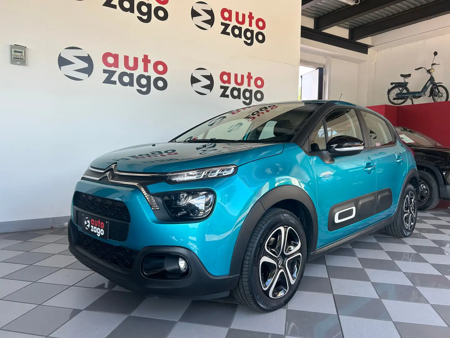 Citroen C3 PureTech 83 CV Shine Blu/Azzurro - 1