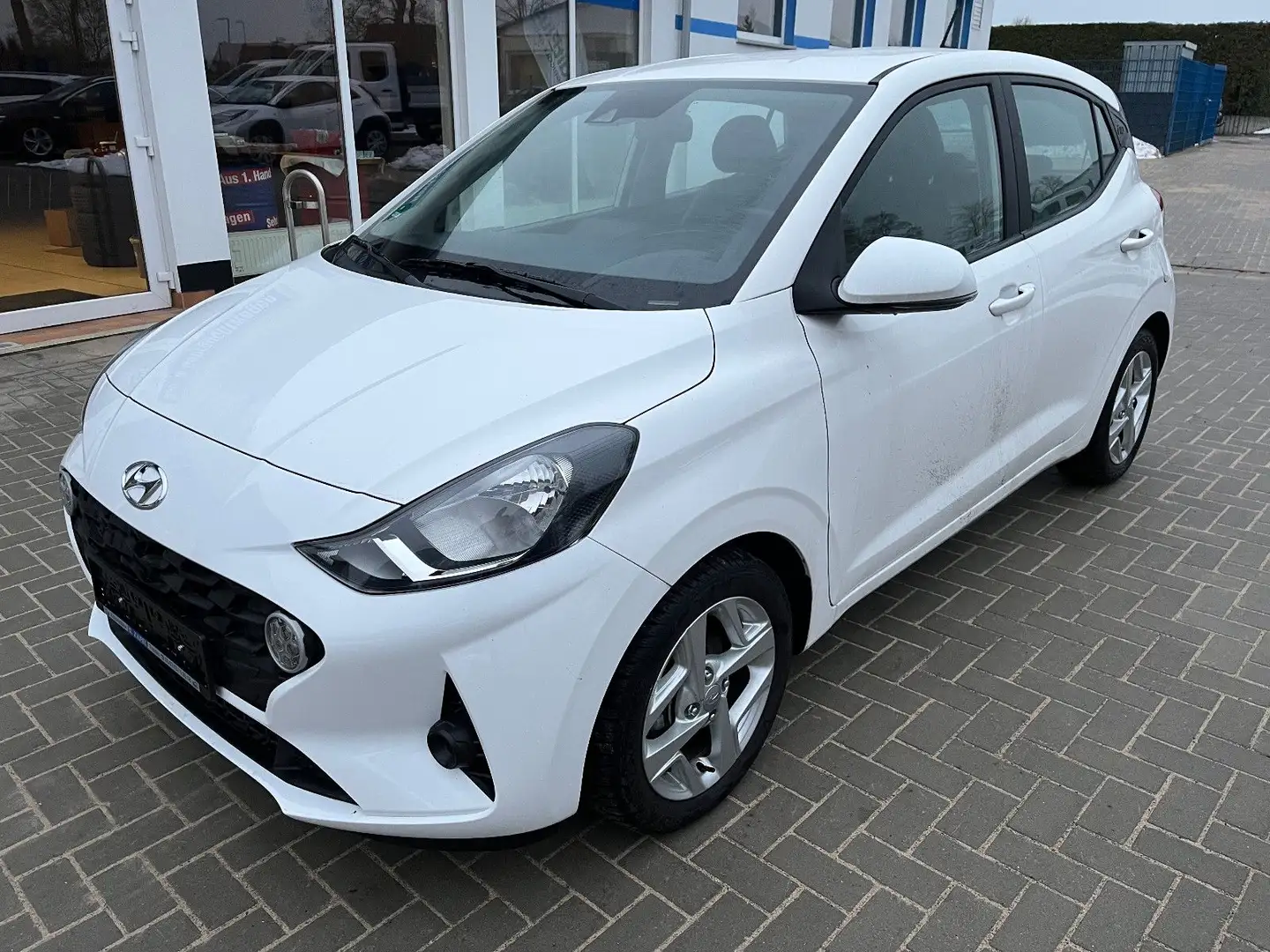 Hyundai i10 1,0*Trend*Navi/Klima/1.Hd/SH/PDC/Temp./Alu Weiß - 1