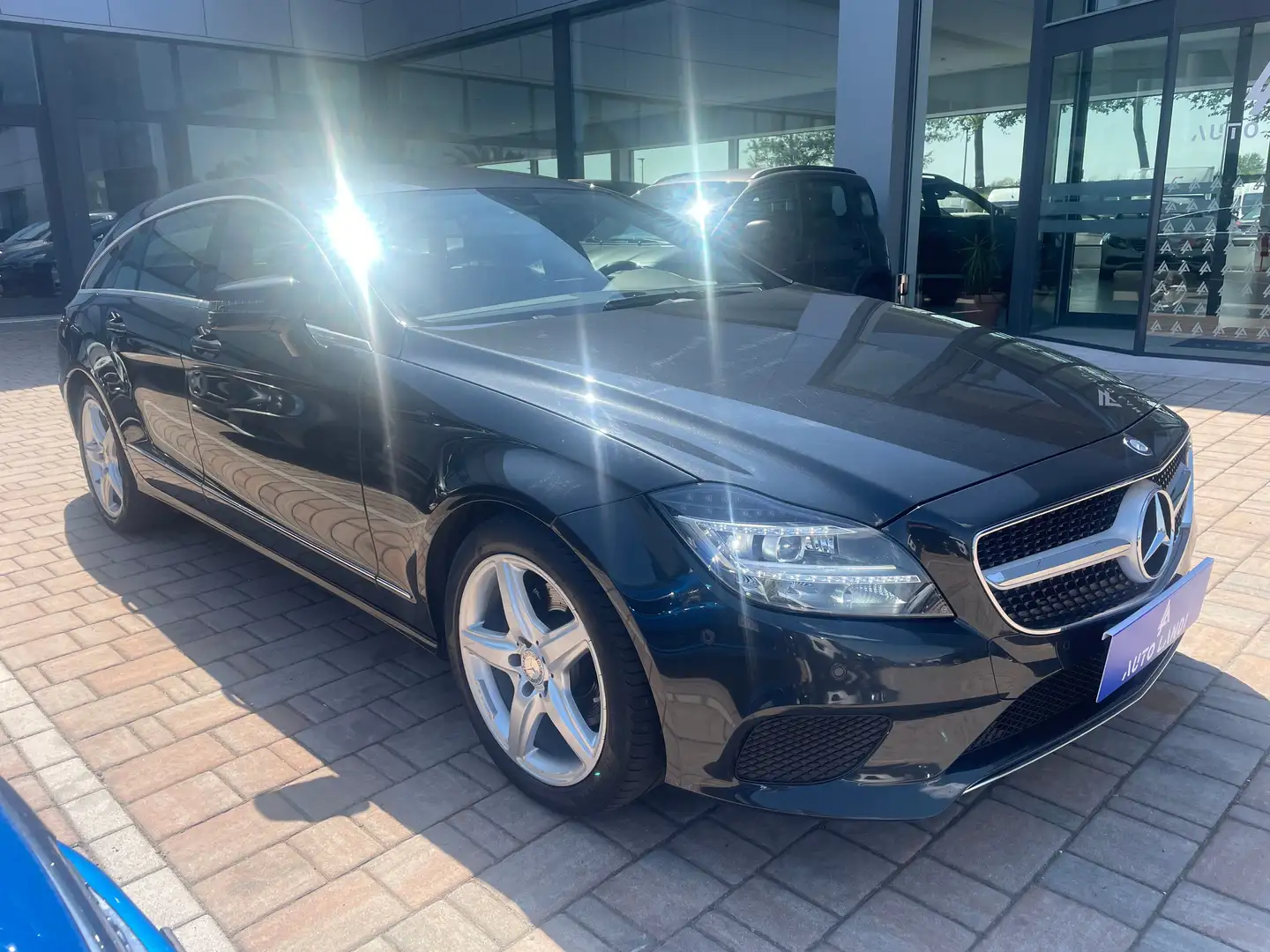 Mercedes-Benz CLS 220 d (bt) Premium auto Nero - 2
