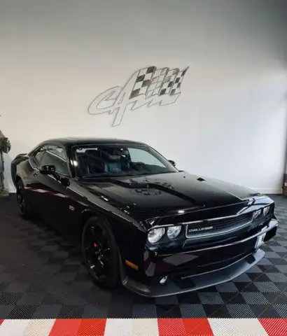 Dodge Challenger V8 6.4L 392CI SRT8